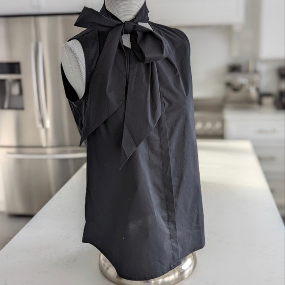 NWT Beautiful sleeveless blouse by Montreal designer François Beauregard  size S - Picture 1 of 5